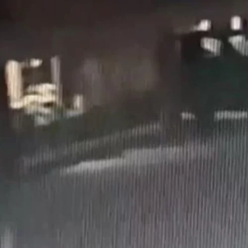 Δολοφονία στη Γλυφάδα | Βίντεο ντοκουμέντο - Η στιγμή που ο 51χρονος μαχαιρώνει με μανία τον σύντροφο της μητέρας του