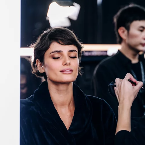 Τα καλύτερα nude, matte κραγιόν της άνοιξης για υπέροχο χρώμα διαρκείας στα χείλη