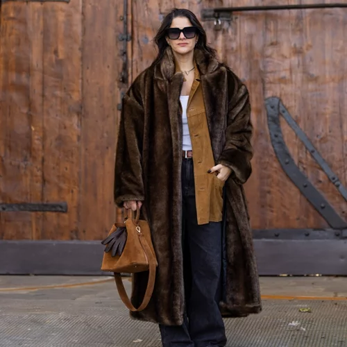 Αυτή είναι η πρακτική και κομψή τσάντα που αναζήτησαν κατά 262% οι style experts