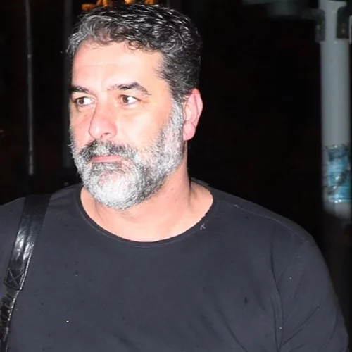 Ο Βασίλης Μπισμπίκης σε πορεία στη Σταδίου - "Λευτεριά στην Παλαιστίνη"