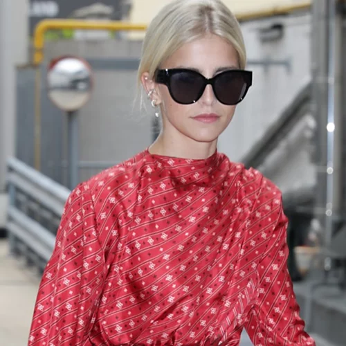 Από το γραφείο στη βραδινή έξοδο | 10 ζευγάρια παπούτσια που ταιριάζουν με τα καλοκαιρινά φορέματα