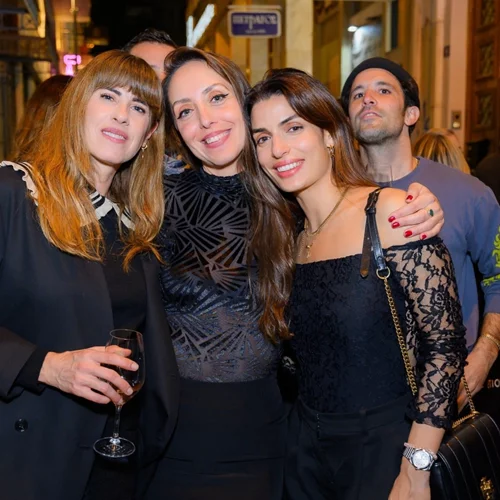 Τόνια Σωτηροπούλου & Κάτια Γκουλιώνη | Τα στιλάτα looks τους σε εγκαίνια καταστήματος στο κέντρο