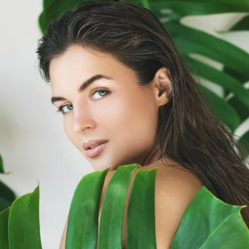 Το λεπτόρρευστο αντηλιακό προσώπου που δεν πρέπει να λείπει από το νεσεσέρ σου φέτος