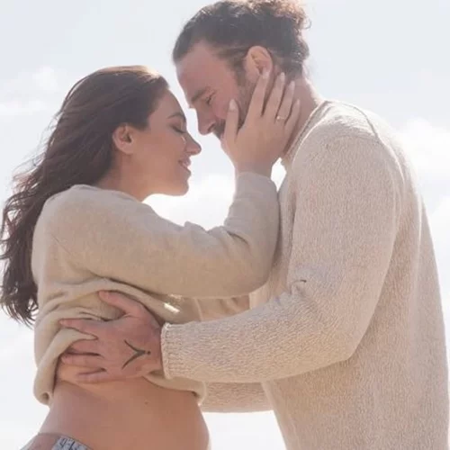 Η Ευρυδίκη Βαλαβάνη απαθανατίζει τον Γρηγόρη Μόργκαν στον νέο του ρόλο | Δείτε τον να αλλάζει πάνα