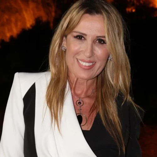 Τροχαίο ατύχημα για την Πηγή Δεβετζή | Ανετράπη το όχημά της