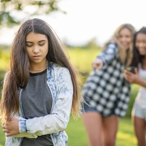 Αγριο bullying σε μαθήτρια γυμνασίου στη Θεσσαλονίκη | Την χτύπησαν και ανέβασαν βίντεο στο TikTok