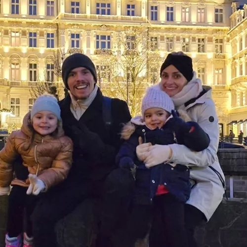 Λευτέρης Πετρούνιας - Βασιλική Μιλλούση | Οι κόρες τους έχουν καλλιτεχνική φλέβα