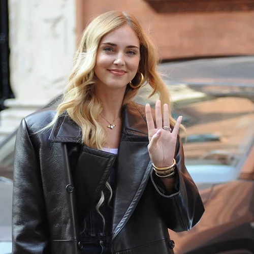 Glossy nails | Το mani trend που λατρεύουν οι κοπέλες με κοντά νύχια