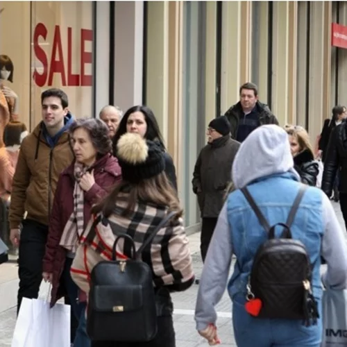 Ανοιχτά τα καταστήματα σήμερα Κυριακή | Το εορταστικό ωράριο για εμπορικά και πολυκαταστήματα