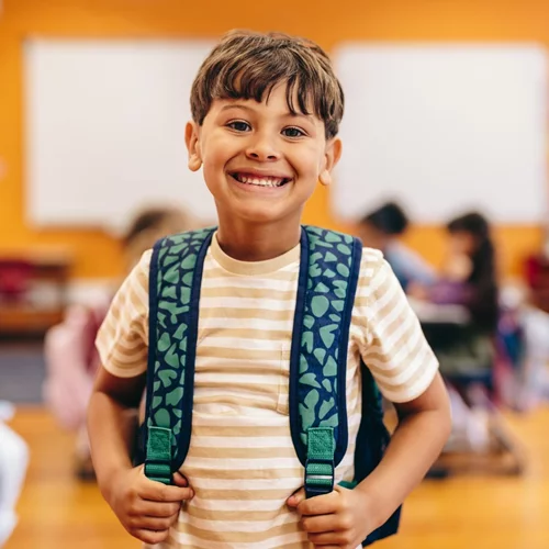 Μια μαμά βιντεοσκοπούσε όλες τις πρώτες μέρες στο σχολείου του γιου της μέχρι που πήγε πανεπιστήμιο- Το viral βίντεο που μας συγκίνησε