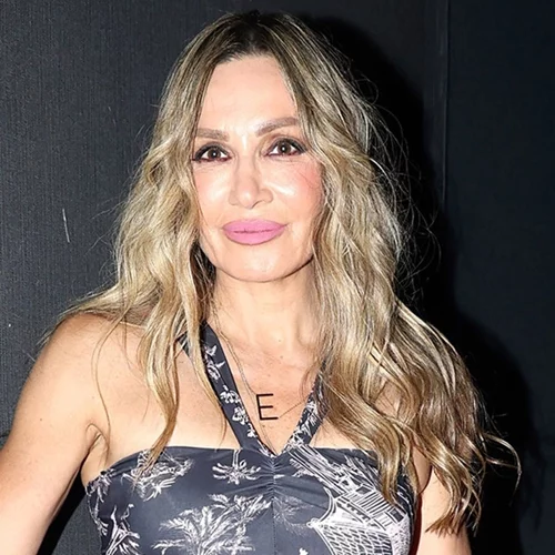 Βραδινή έξοδος για την Ελένη Πετρουλάκη | Σε γνωστό στέκι κρεατοφαγίας στο Περιστέρι