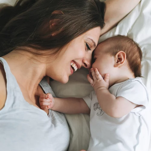 Τόσο η λοίμωξη όσο και ο εμβολιασμός κατά του κορονοϊού γυναικών που θηλάζουν οδηγεί στην παραγωγή εξουδετερωτικών αντισωμάτων έναντι του ιού στο μητρικό γάλα