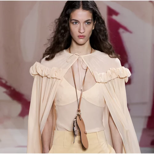 Άνοιξη 2025 | Τα 5 χρώματα που είναι τάση και αποπνέουν πολυτέλεια