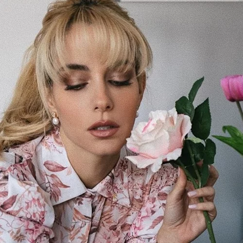 Τα 5 χρώματα νυχιών που επιλέγουν οι Ελληνίδες celebrities φέτος την άνοιξη