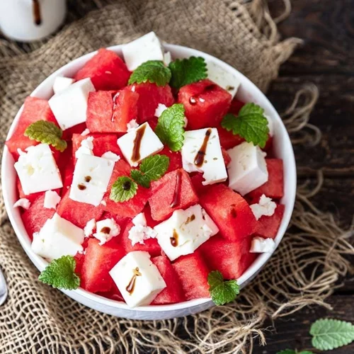 Ο παράξενος λόγος για τον οποίο είναι καλό να τρως καρπούζι με αλάτι