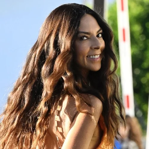 Chestnut Brown | Το κομψό χρώμα μαλλιών που θα "ζεστάνει" το πρόσωπό σου