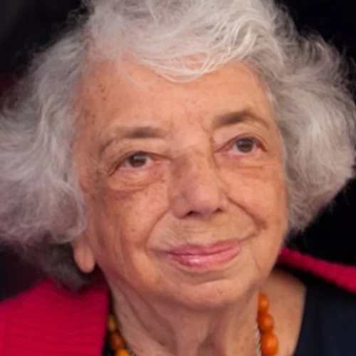 Επιζήσασα του Ολοκαυτώματος γίνεται εξώφυλλο στα 102 της χρόνια