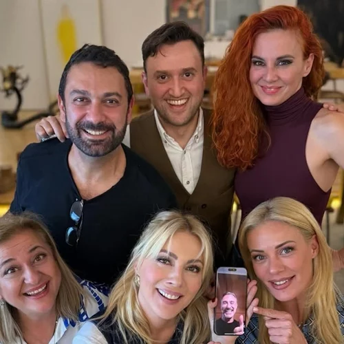 "Στο Πάρα Πέντε -20 χρόνια μετά" | "10 με τόνο" έβαλε το "Χ" στο reunion της αγαπημένης του τηλεοπτικής παρέας