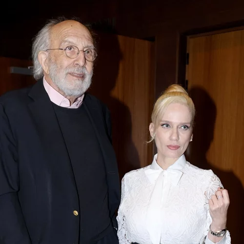 Τα ερωτευμένα ζευγάρια που έδωσαν το "παρών" στην πρεμιέρα της παράστασης "Η Ετυμηγορία"