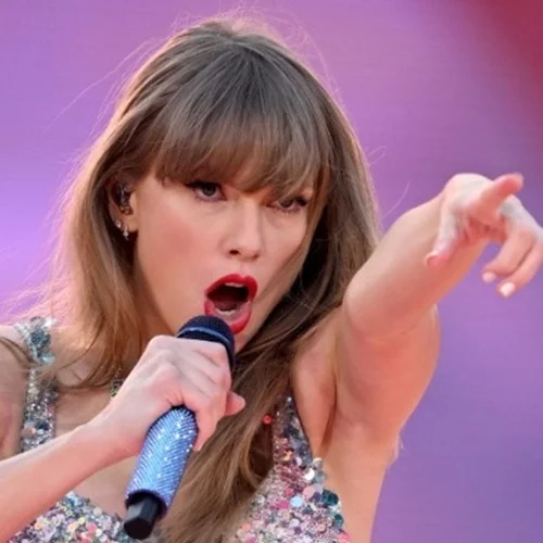 Αγόρασε σε δημοπρασία κιθάρα με υπογραφή της Τaylor Swift και την κατέστρεψε