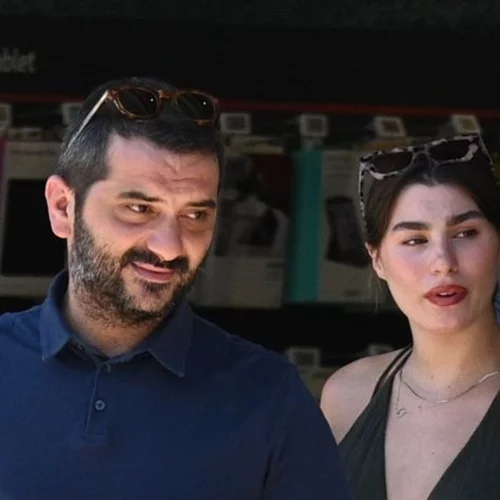 Χρύσα Μιχαλοπούλου & Λεωνίδας Κουτσόπουλος | Στόλισαν το σπίτι τους για τα Χριστούγεννα