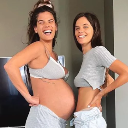 Χριστίνα Μπόμπα | "Συγκρίνει" τη φουσκωμένη της κοιλιά με της αδερφής της