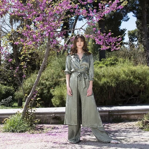 Πώς θα ντυθείς κομψά αυτήν την άνοιξη σε casual και επίσημες περιστάσεις