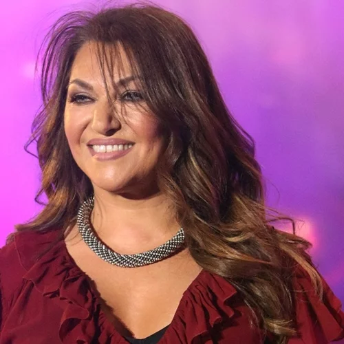 Καίτη Γαρμπή | Το άρωμα πούδρας που έχει πάντα στο καμαρίνι της