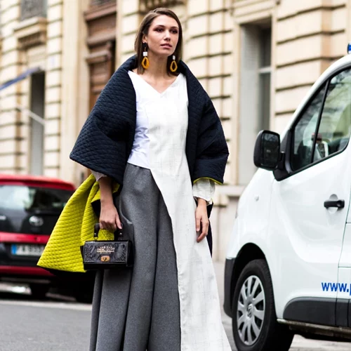 Οι πιο chic μαύρες τσάντες που θα κρατήσεις τους επόμενους μήνες