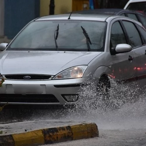 Κακοκαιρία "Bora": Έρχονται ακραίες βροχοπτώσεις κατηγορίας 5 και πυκνά χιόνια - Επικαιροποιήθηκε το έκτακτο δελτίο