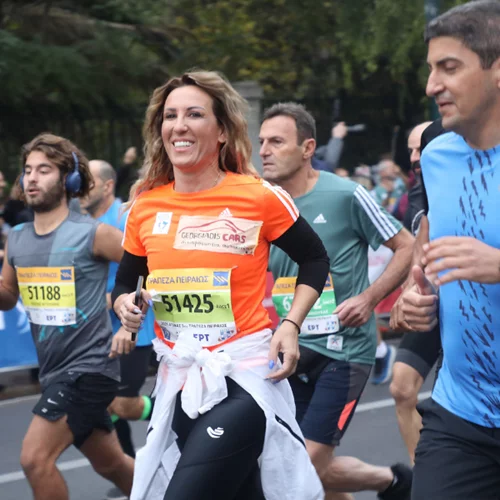 Αυθεντικός Μαραθώνιος Αθήνας | Όλοι οι celebrities που έτρεξαν στη διαδρομή των 5 χλμ - Η συγκινητική εμφάνιση της Δόμνας Μιχαηλίδου