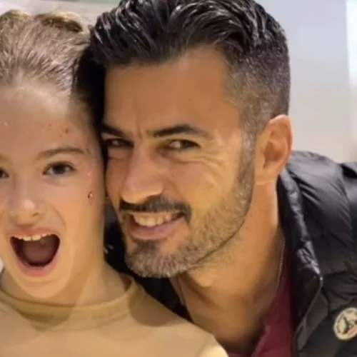 Ο Γιάννης Τσιμιτσέλης γιορτάζει τα γενέθλια της κόρης του, Εύας - Το καρέ με αδημοσίευτες φωτογραφίες τους