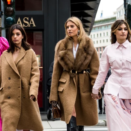 Το ροζ slip dress από τα Zara που έγινε viral στο Tik Tok