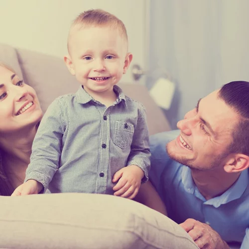 Μήπως η σύγχρονη ανατροφή παιδιών διαλύει ακόμη και τους πιο δυνατούς γάμους;