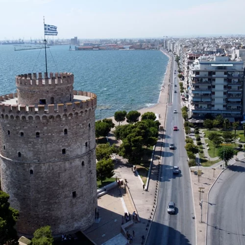 Θεσσαλονίκη | Δελφίνια στον Θερμαϊκό μαγνήτισαν τα βλέμματα