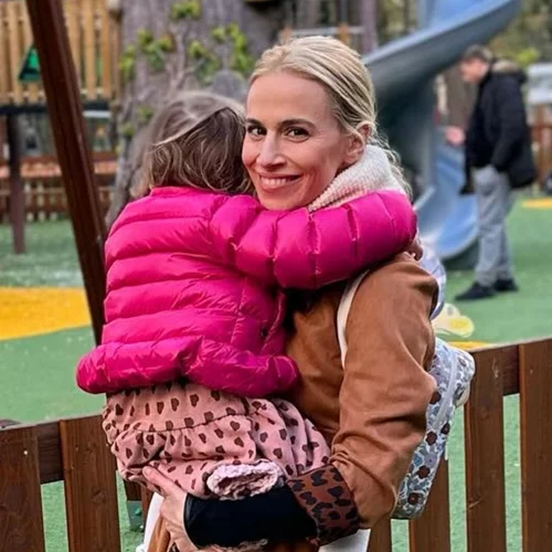 "Μία μπαλαρίνα στην παιδική χαρά" | Η κόρη της Νάντιας Μπουλέ είναι η πιο κομψή mini fashionista