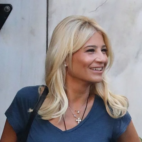 Φαίη Σκορδά | Μας δείχνει την υπέροχη αυλή της μονοκατοικίας της