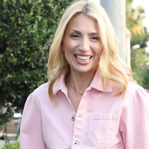 Το viral ντεμακιγιάζ ματιών της Μαρίας Ηλιάκη φροντίζει και τις βλεφαρίδες