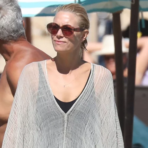 Γάμος σε νησί | Η Βίκυ Καγιά σού δείχνει πώς να ντυθείς κομψά