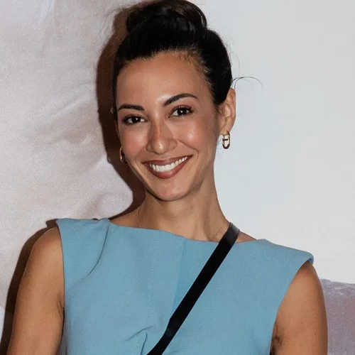 Το κοστούμι της Ευγενίας Σαμαρά είναι η τέλεια επιλογή για day to evening εμφανίσεις