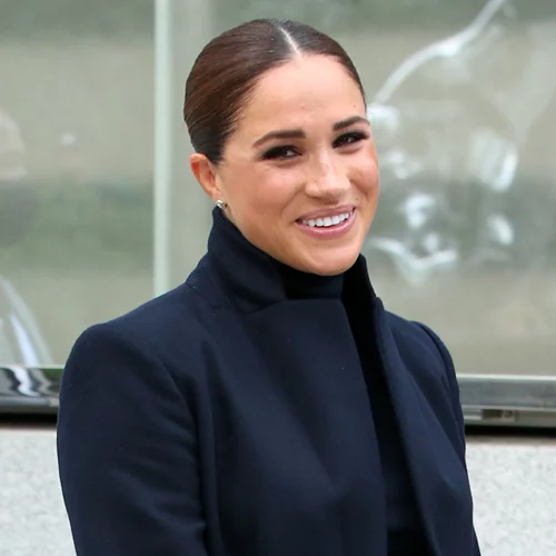 Meghan Markle | Η θλιβερή ιστορία πίσω από την εμμονή για τα μαλλιά της
