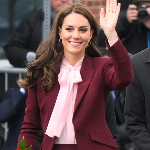 Burgundy Chic | 12 κομμάτια σε μπορντό για εσένα που δεν θέλεις να φορέσεις κόκκινο τις γιορτές