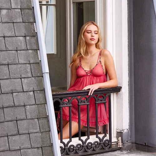 Η νέα lingerie collection της Tezenis είναι μια ωδή στη θαρραλέα θηλυκότητα