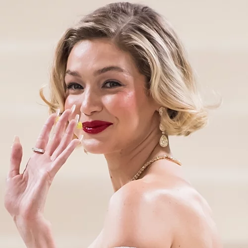 Aυτό είναι το μυστικό των stars για λαμπερή, νεανική επιδερμίδα στο red carpet