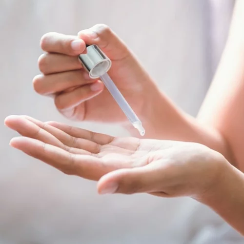 Αυτός είναι ο καλύτερος ορός προσώπου με βιταμίνη C