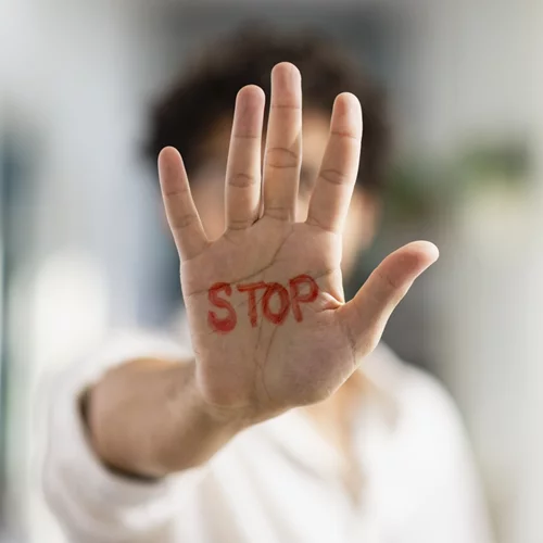 Βία ανηλίκων | Μετά το "Panic Button" έρχεται το "Save Youth"