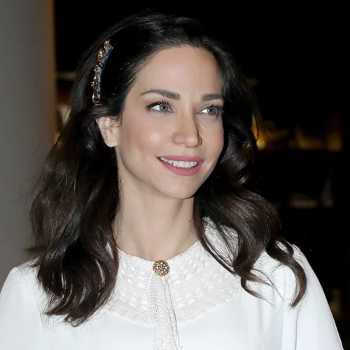 Η Κατερίνα Γερονικολού βρήκε τον πιο εύκολο τρόπο να κάνει μπούκλες χωρίς θερμότητα