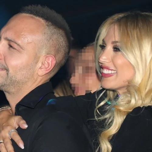 Κωνσταντίνα Σπυροπούλου | Απαθανατίζει τους γιους της την ώρα του φαγητού- Με τις σαλιάρες τους