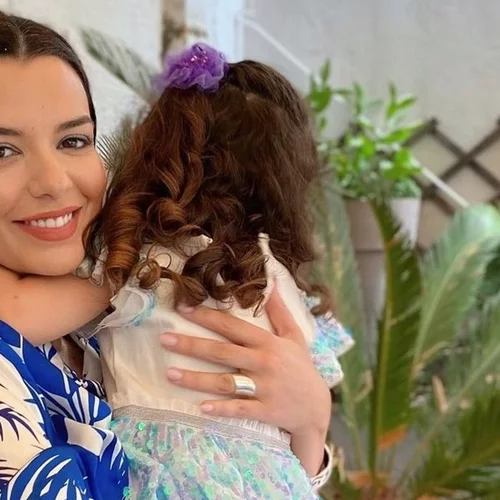 Η Νικολέττα Ράλλη βάπτισε την κόρη της σε ένα τοπίο βγαλμένο από παραμύθι