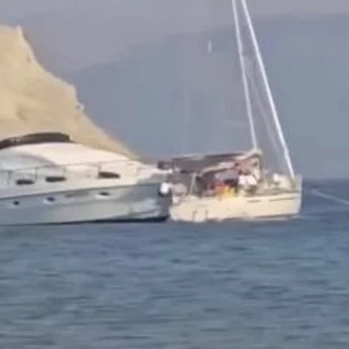 Απίστευτη σύγκρουση τριών σκαφών στην Κέρκυρα λίγα μέτρα από την ακτή